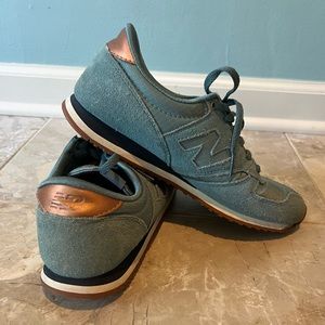 New Balance 420 Sneakers